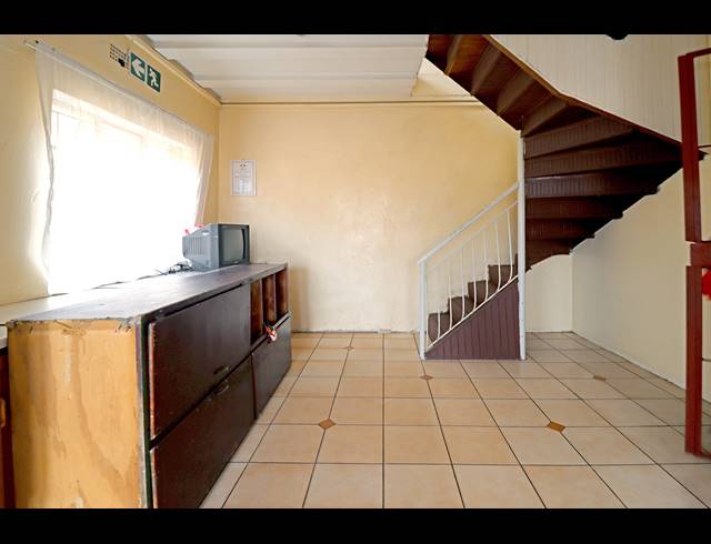 13 BEDROOM HOUSE FOR SALE IN HURST HILL